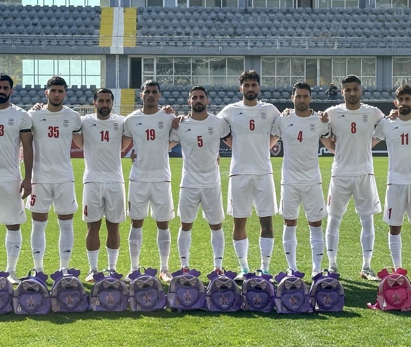 İran Milli Futbol Takımı'ndan, ölen çocuklar için 'çocuk sırt çantalı' mesaj