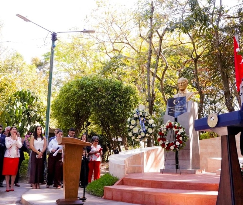 El Salvador'da Atatürk büstlü 'Türkiye Parkı' törenle açıldı