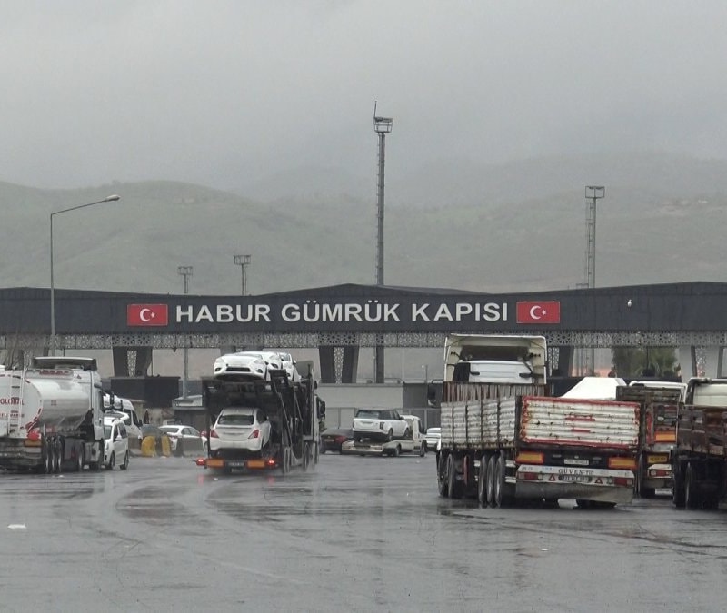 Habur Sınır Kapısı’nda ticaret trafiği kesintisiz sürüyor