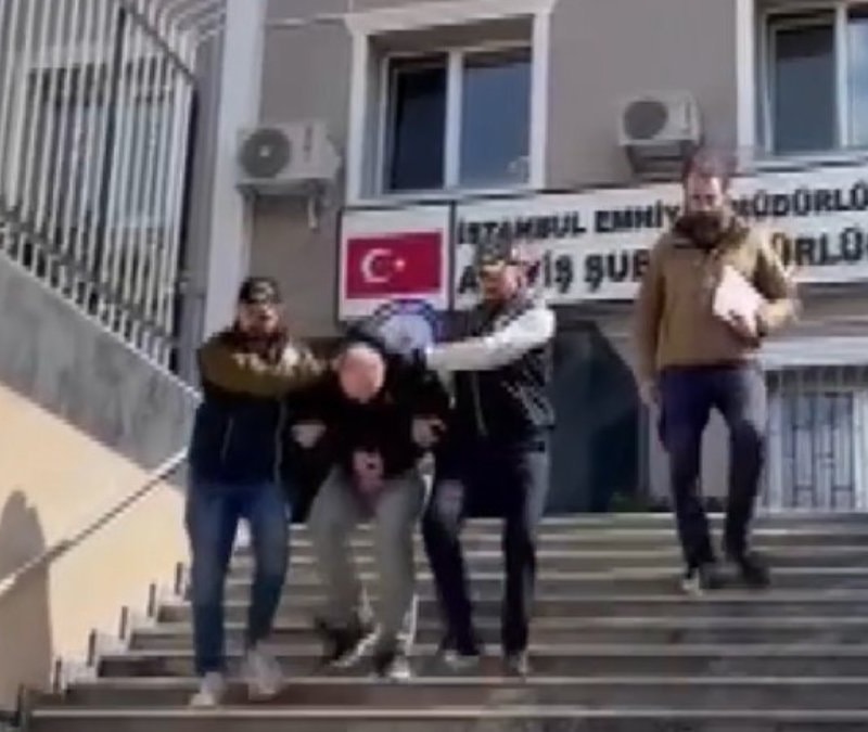 İstanbul'da FETÖ üyesi eski polis yakalandı
