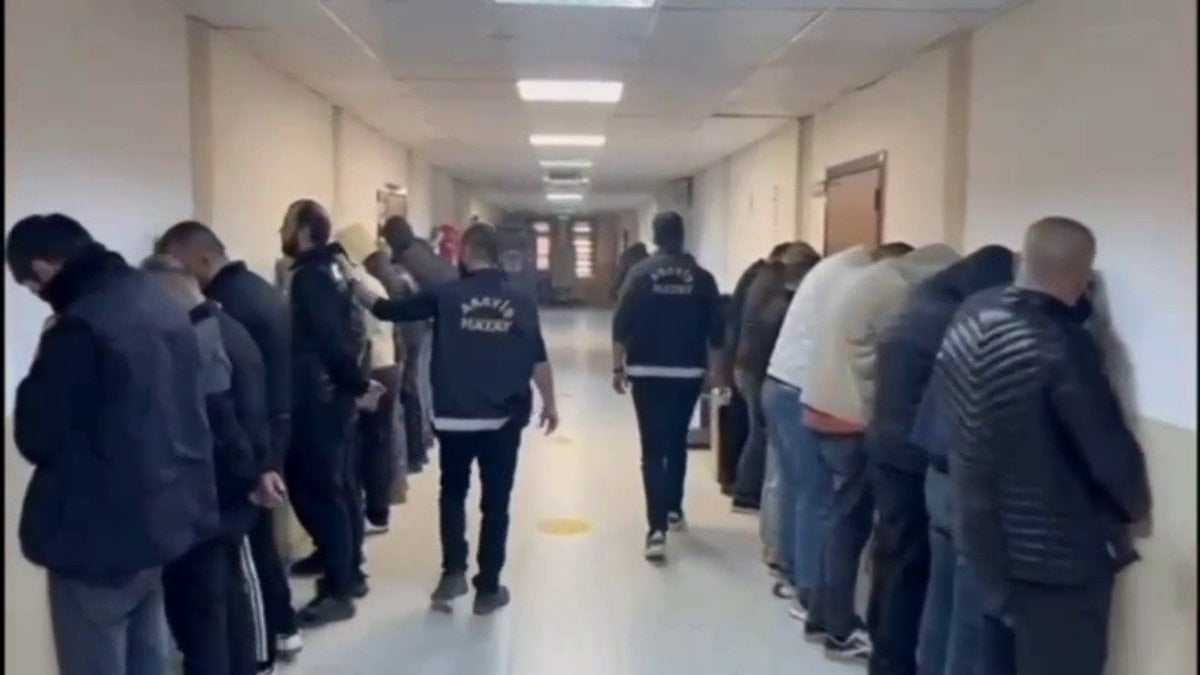 Hatay'da kahvehaneyi kumarhaneye çeviren 42 şahsa 487 bin TL ceza