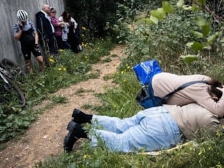 İsrail'de panik anları: İran füzelerinden korunmaya çalıştılar