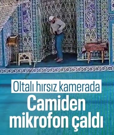 Bursa'da camiden mikrofon çalan şahıs kamerada