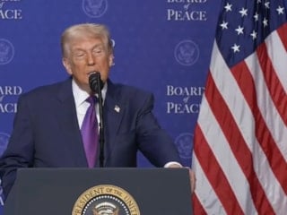 Trump'tan 'Gerald R. Ford' açıklaması: Canımızı kurtarmak için kaçtık