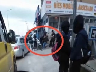 Bursa'da lise öğrencisi 'yan bakma' tartışmasında bıçaklandı