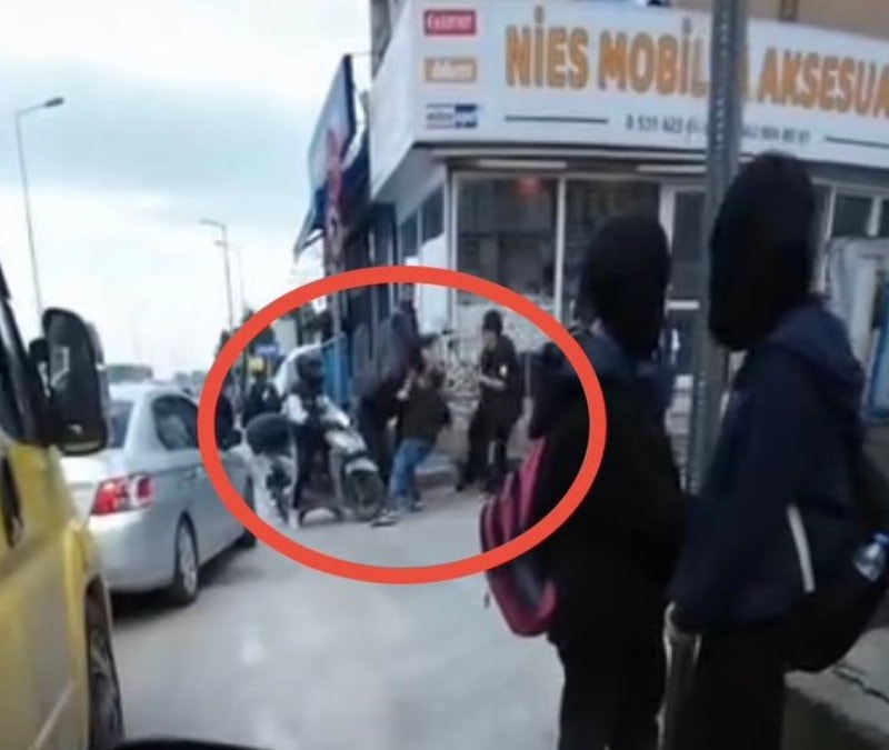 Bursa'da lise öğrencisi 'yan bakma' tartışmasında bıçaklandı