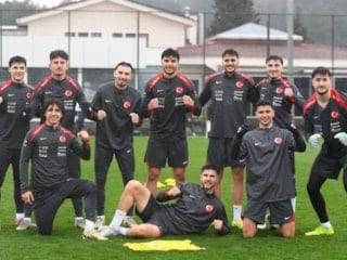 Ümit Milli Futbol Takım, hazırlıklarını yağmur altında sürdürdü