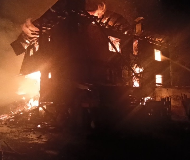 Kastamonu’da 2 evde yangın çıktı: Ahır, odunluk ve samanlık da yandı