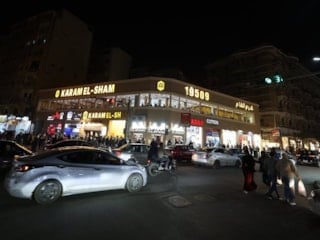 Mısır’da tasarruf alarmı: Dükkanlar erken kapandı, sokaklar karardı