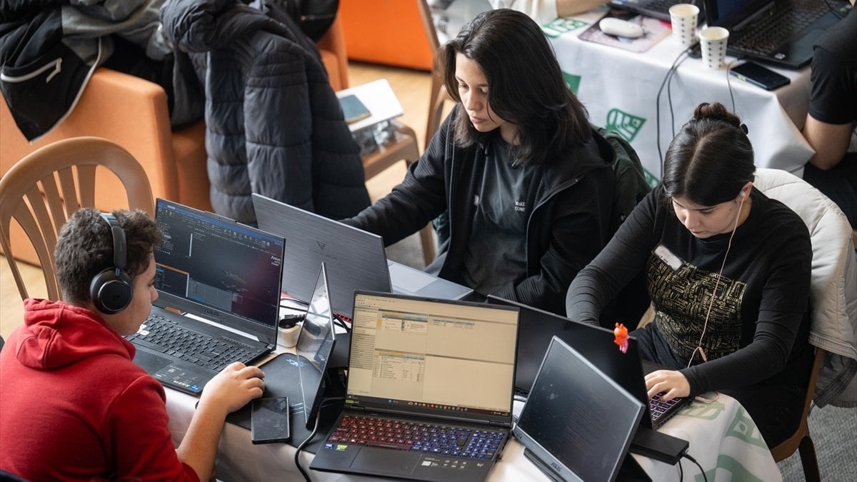 Türkiye imzalı uzay hackathonu 78 ülkeye yayılacak