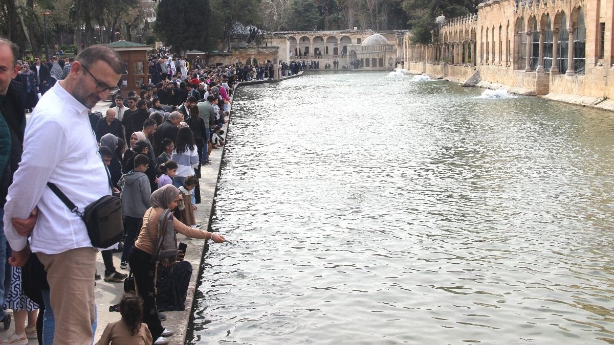 Balıklıgöl yeniden ziyaretçilerini ağırlıyor: Güneşli havada yoğunluk yaşandı