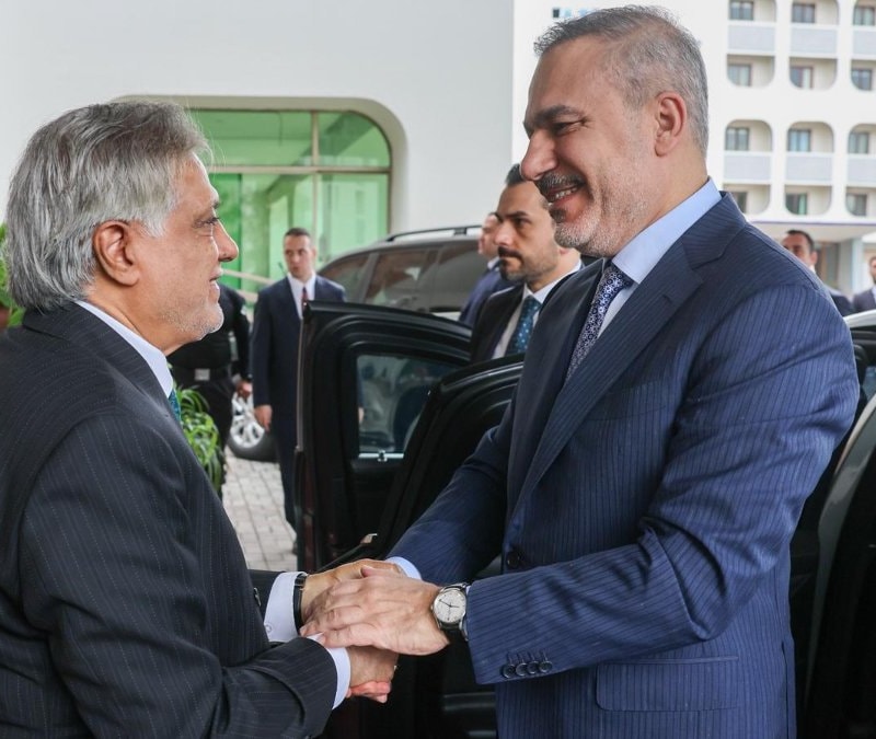 Hakan Fidan, Pakistanlı mevkidaşı Dar ile bir araya geldi