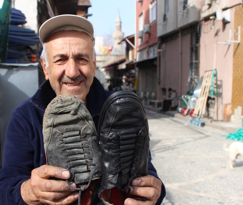 Amasya’da 50 yıldır iğne ve iplikle hayatını sürdüren usta: 'Ben Ermeni asıllı bir Türk milliyetçisiyim'