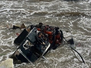 Antalya'da 2 balıkçı alabora olan tekneden yüzerek kurtuldu