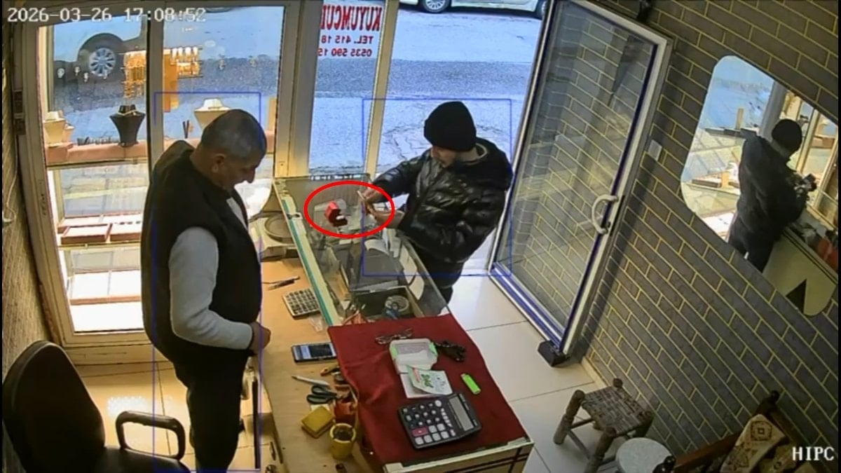 Mardin'de kuyumcudan fotoğraf çekme bahanesiyle istediği yüzüğü alıp kaçtı