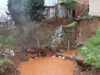 Aydın’da sağanak Çakırlar Çayı’nı taşırdı: Heyelan sonrası tahliye
