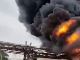 İran'ın misilleme saldırısında İsrail'de endüstri bölgesinde yangın