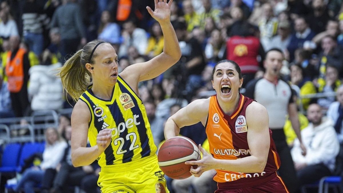 Fenerbahçe, kadınlar derbisinde Galatasaray'ı rahat geçti