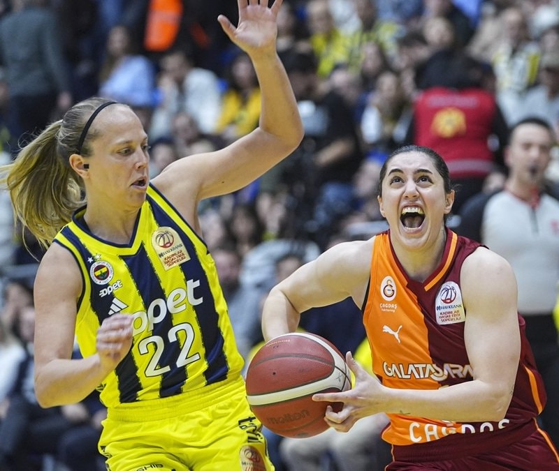 Fenerbahçe, kadınlar derbisinde Galatasaray'ı rahat geçti
