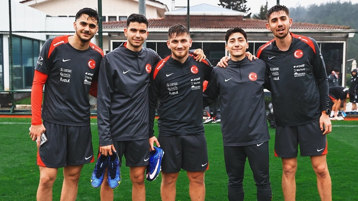 Mustafa Erhan Hekimoğlu, Ümit Milli Futbol Takımı'nın kadrosundan çıkarıldı