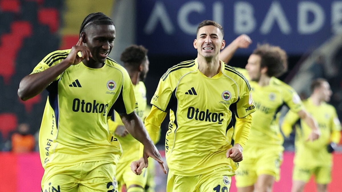 Nisan ayında 5 zorlu maç! Fenerbahçe'nin kritik fikstürü