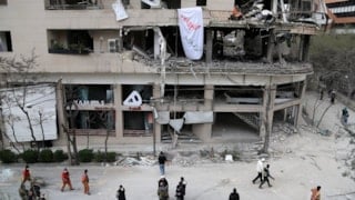 Tahran'da vurulan Al Araby TV binası görüntülendi