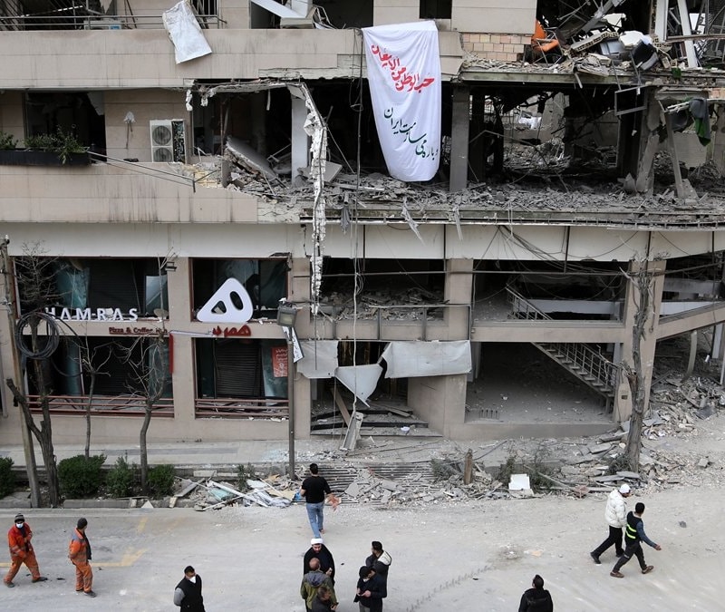 Tahran'da vurulan Al Araby TV binası görüntülendi