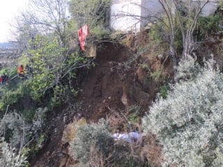 Aydın'da toprak kayması: 4 ev tahliye edildi