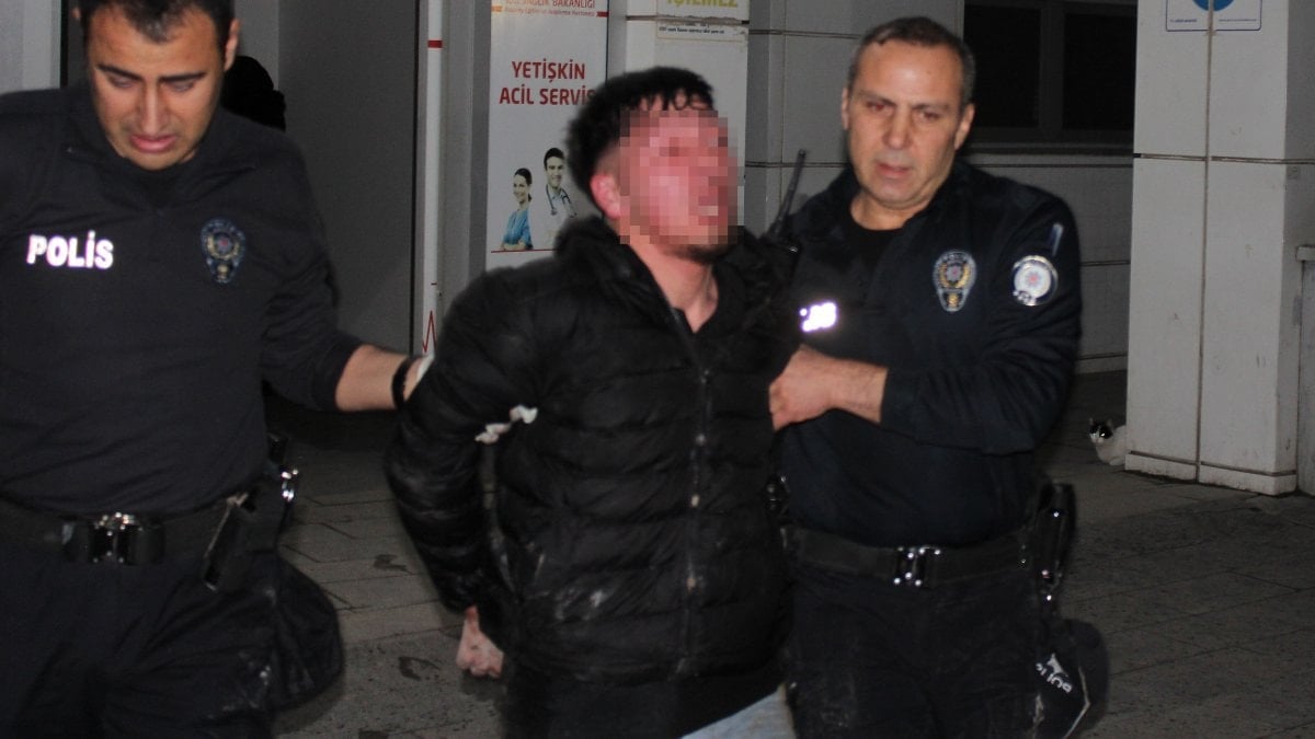 Aksaray'da oğul, annesinin sevgilisini bıçakladı