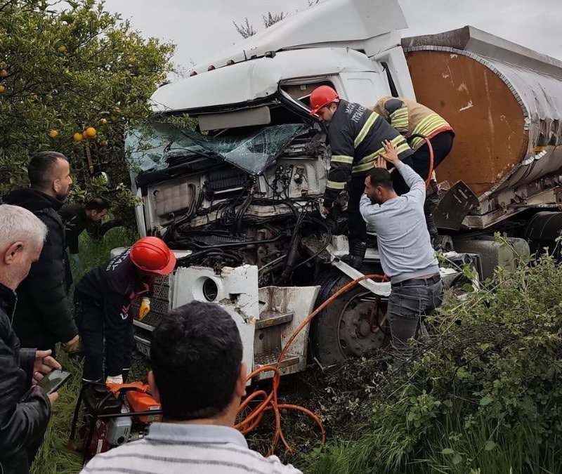 Hatay'da tanker narenciye bahçesine uçtu