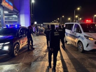 Adıyaman'da yaralı yakınları hastanede birbirine saldırdı