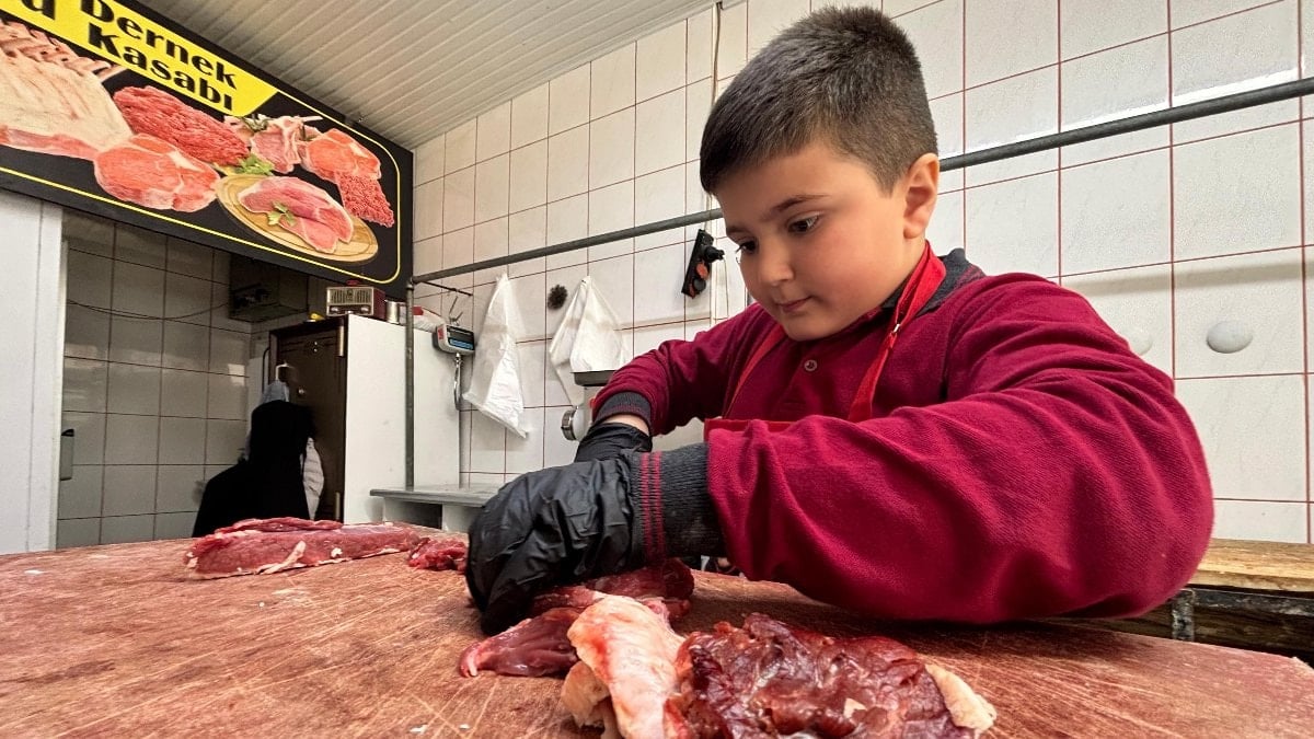 Trabzon’un 'Junior Kasap'ı sosyal medyanın gözdesi oldu