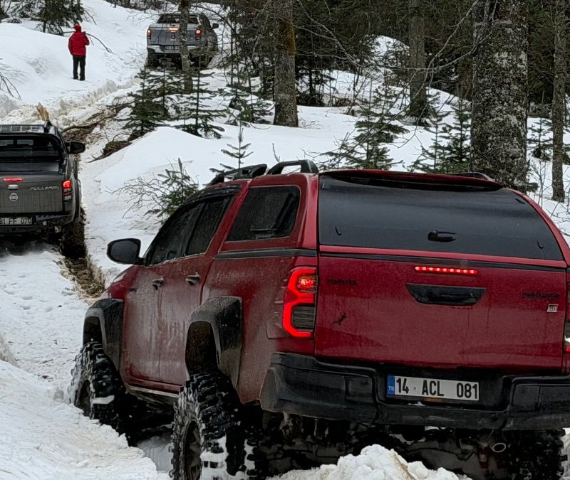 Düzce’de Off-Road tutkunları karla buluştu, adrenalini doruğa taşıdı