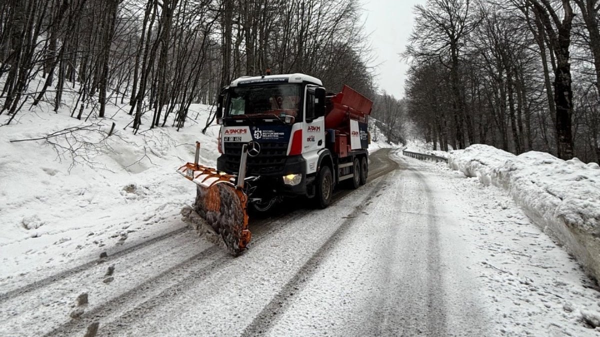 Kartepe’de Nisan öncesi kar sürprizi