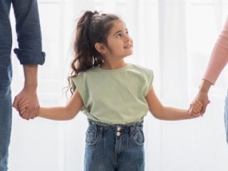 Çocuklar sevgiye değil güvene açılıyor: Kime konuştuklarını böyle seçiyorlar