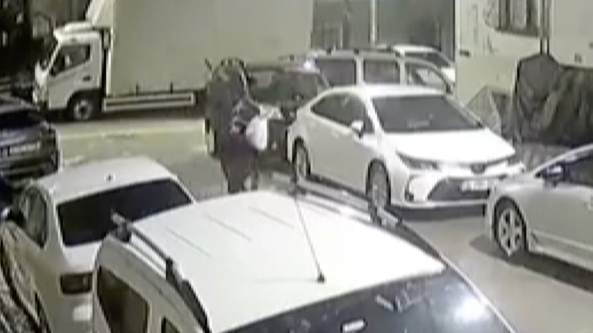 İstanbul'da eşine sinirlenen adam sokağa çıkıp havaya ateş açtı