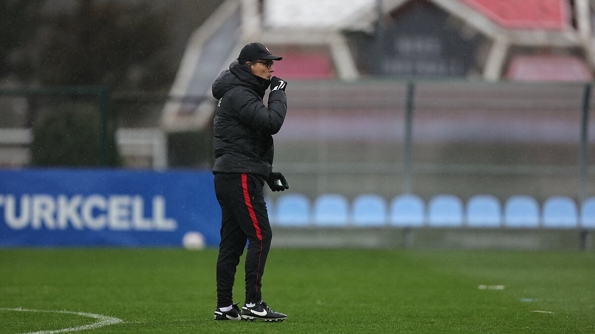 A Milli Futbol Takımı, Fadil Vokrri Stadı'nda yürüyüş yaptı