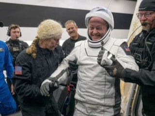 Uzayda aniden konuşamaz hale gelen astronotun sırrı çözülemiyor