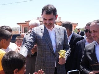 Murat Kurum'dan milli maç öncesi Zey Köyü'nden anlamlı paylaşım