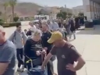 İran korkusu İsraillileri ülkeyi terk etmeye itti: Sınırda yoğunluk oluştu