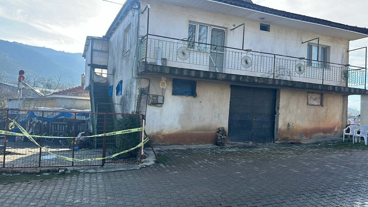 Manisa'da boşanmak isteyen eşi ve ailesini öldürdü