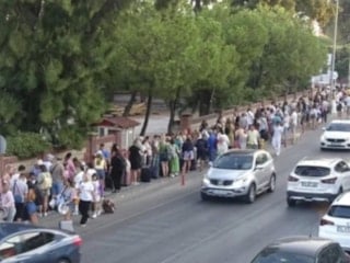 Yunanistan Türk turistlere yönelik ekspres vize uygulamasını uzattı