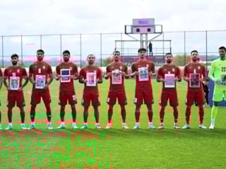 İran Milli Takımı, savaşta hayatını kaybeden çocukları andı
