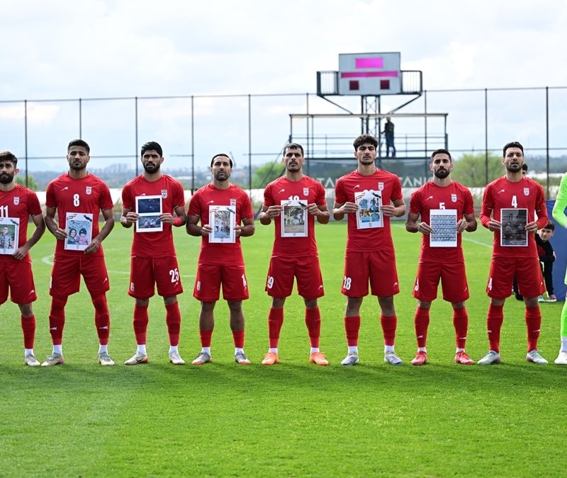 İran Milli Takımı, savaşta hayatını kaybeden çocukları andı