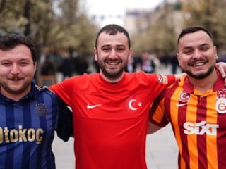 Kosova-Türkiye maçı öncesi Priştine'de heyecan artıyor