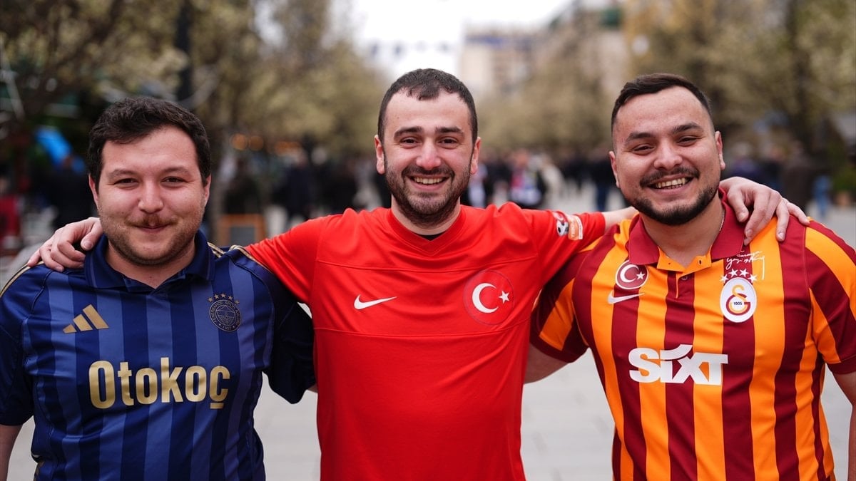 Kosova-Türkiye maçı öncesi Priştine'de heyecan artıyor