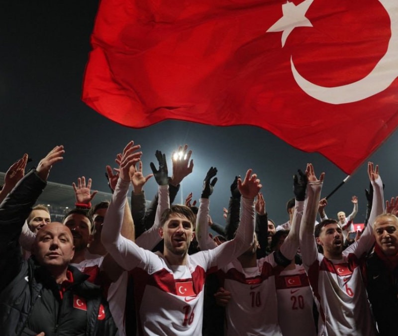 24 yıllık hasreti bitiren A Milli Futbol Takımı'ndan gecenin karesi