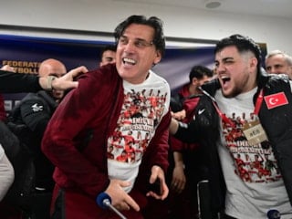 Milli futbolcuların coşkusu! Basın toplantısını bastılar