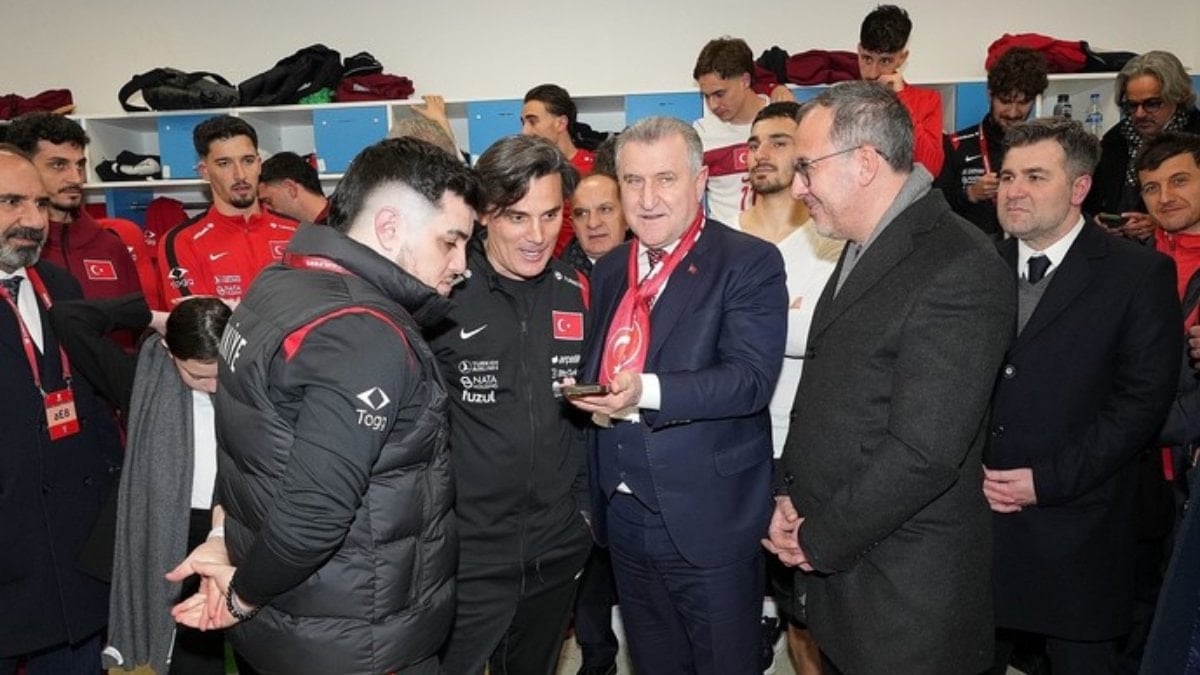 Cumhurbaşkanı Erdoğan'dan A Milli Takım'a tebrik telefonu