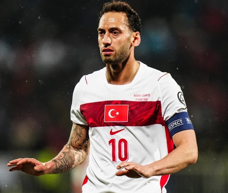 Hakan Çalhanoğlu: 24 yıl sonra başardığımız için çok gururluyum